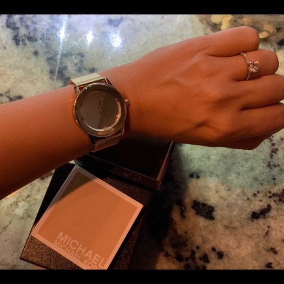 Michael Kors Gold tone stainless steel Watch NEW main image 5